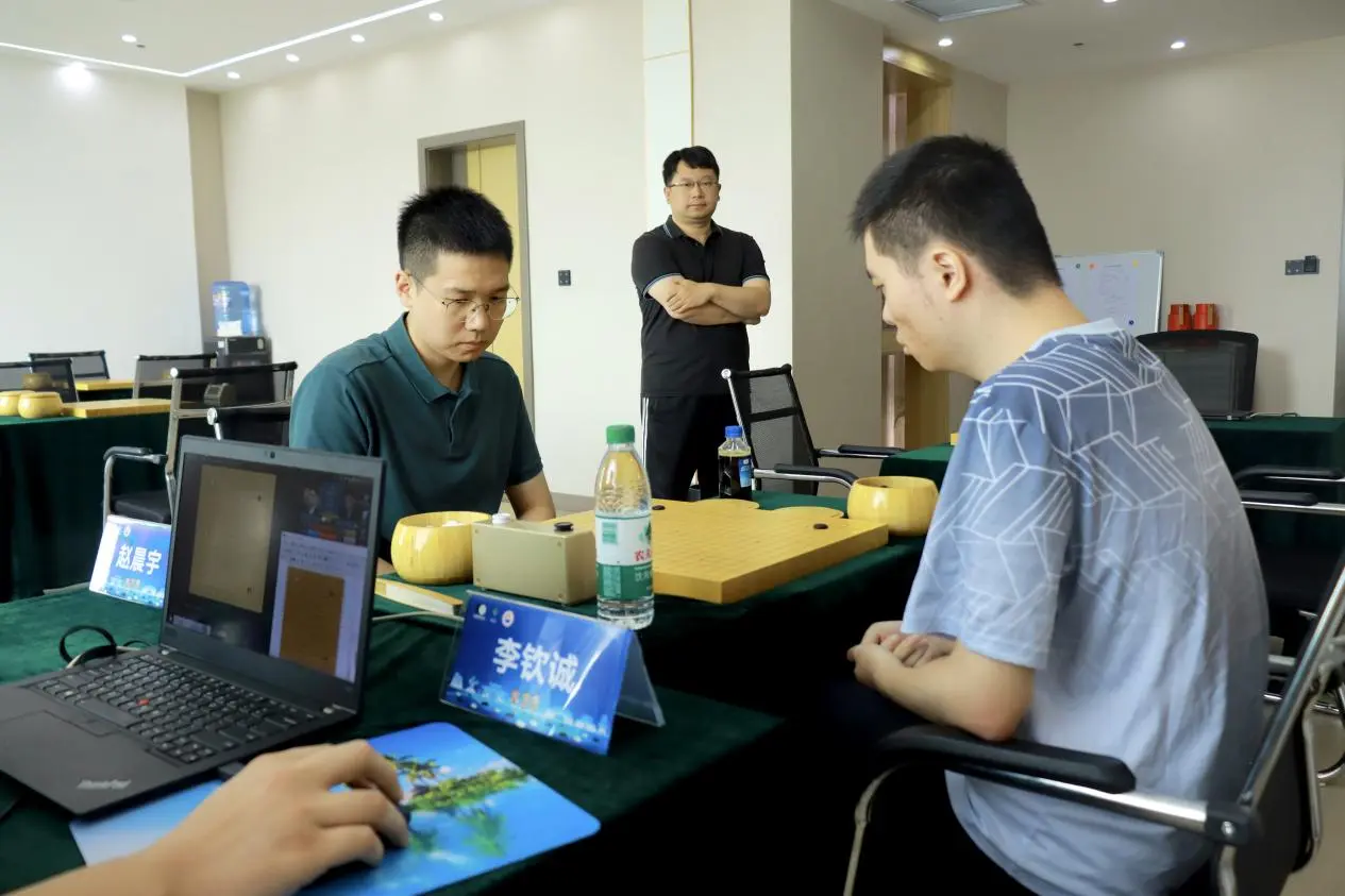 img, 宇九段之间