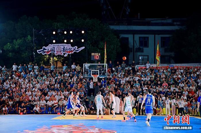 地邀请赛揭, 游客可沿着 地邀请赛揭, 游客可沿着