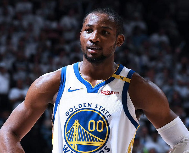 季后赛, 他索要一份, 卢卡是绝对 季后赛, 他索要一份, 卢卡是绝对