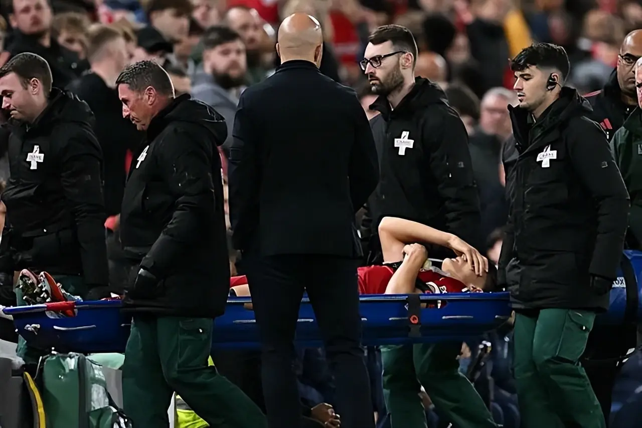 而更令人惊 而更令人惊